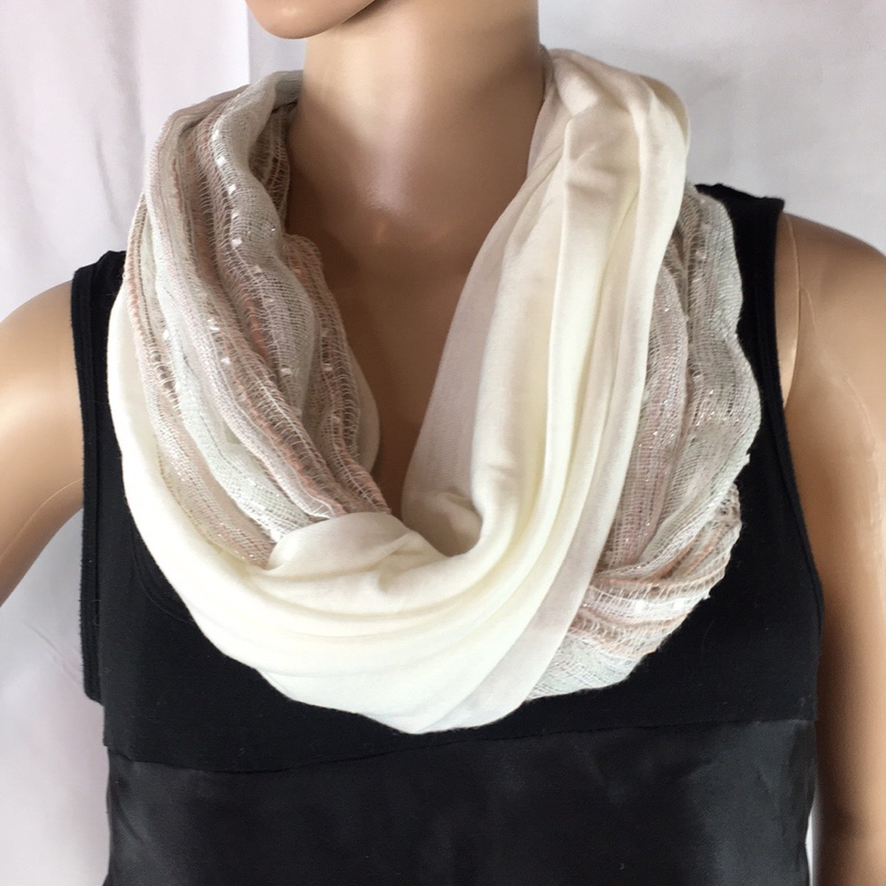 ♥️SOLD!!♥️ NEW!  Creme & Silver BEAUTIFUL Infinity Scarf!